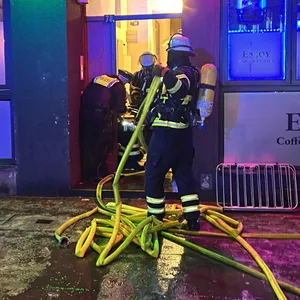 Im Phoenix-Viertel hat ein Küchenbrand für Rauchentwicklung und eine Sperrung gesorgt.