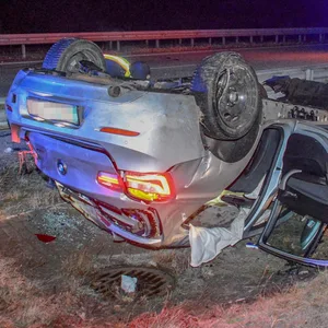 BMW überschlägt sich auf A24 bei Witzhave – Fahrerin schwer verletzt