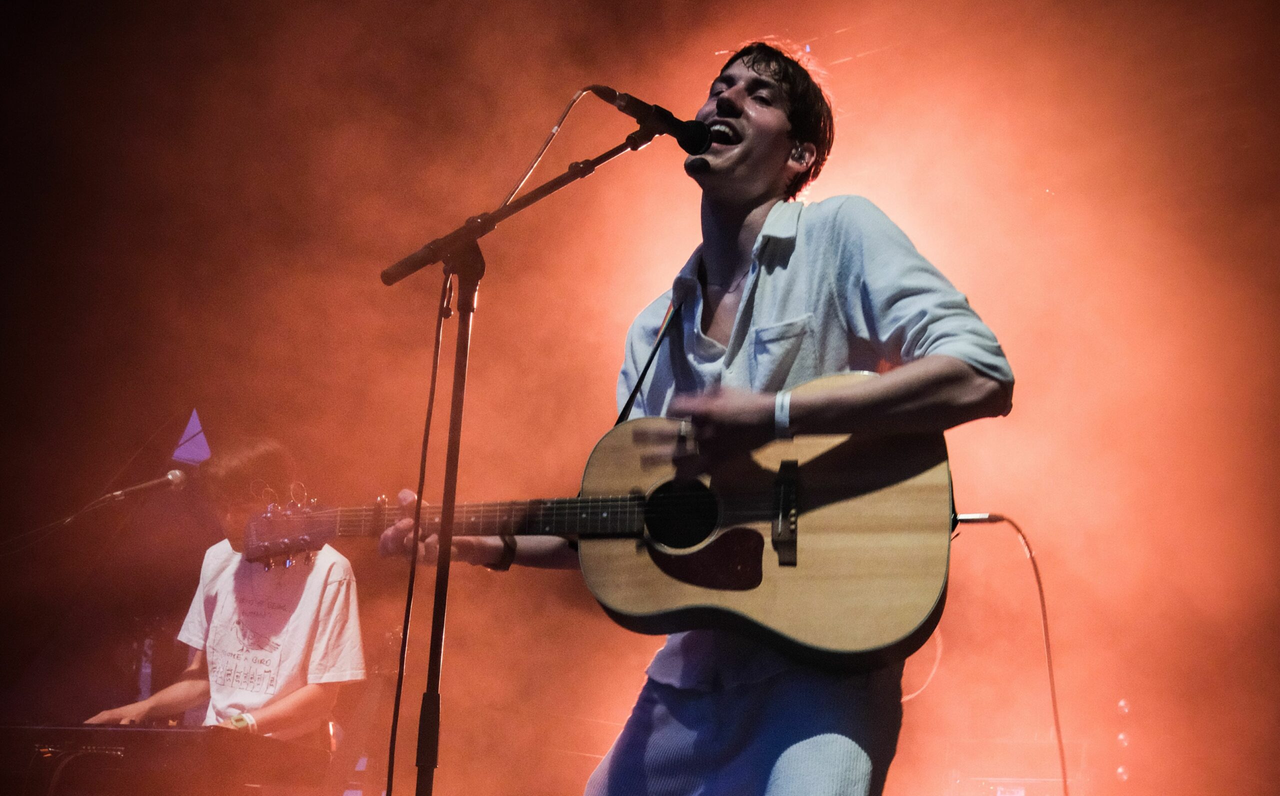 Gefühlvolle Stimme, starke Texte: Der deutsche Singer-Songwriter Mayberg trat am Dienstag in der Großen Freiheit 36 auf. (Archivbild von einem Konzert in Duisburg 2023)