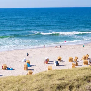 Badegäste auf Sylt: Die Nordsee wird immer wärmer.