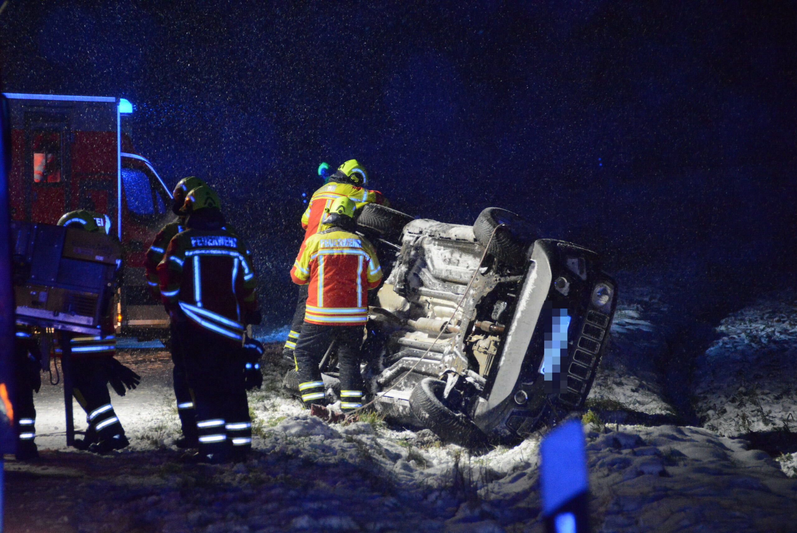 Eine Frau krachte in Gülzow mit ihrem Wagen auf die Seite.