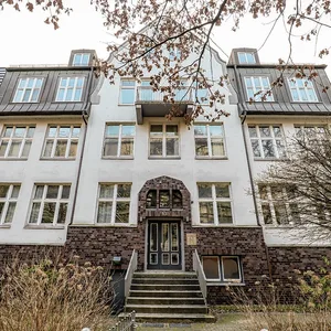 Diese Villa in der Sierichstraße in Winterhude sollte für 38 queere Geflüchtete einziehen.