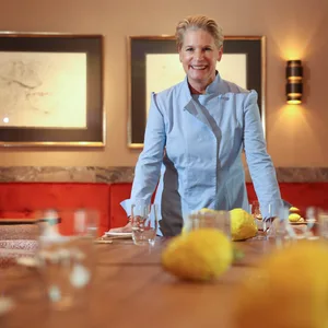 Auch Hamburgs Spitzenköchin Cornelia Poletto bietet ein Lunch-Menü an.