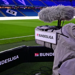 TV-Kamera im Volksparkstadion