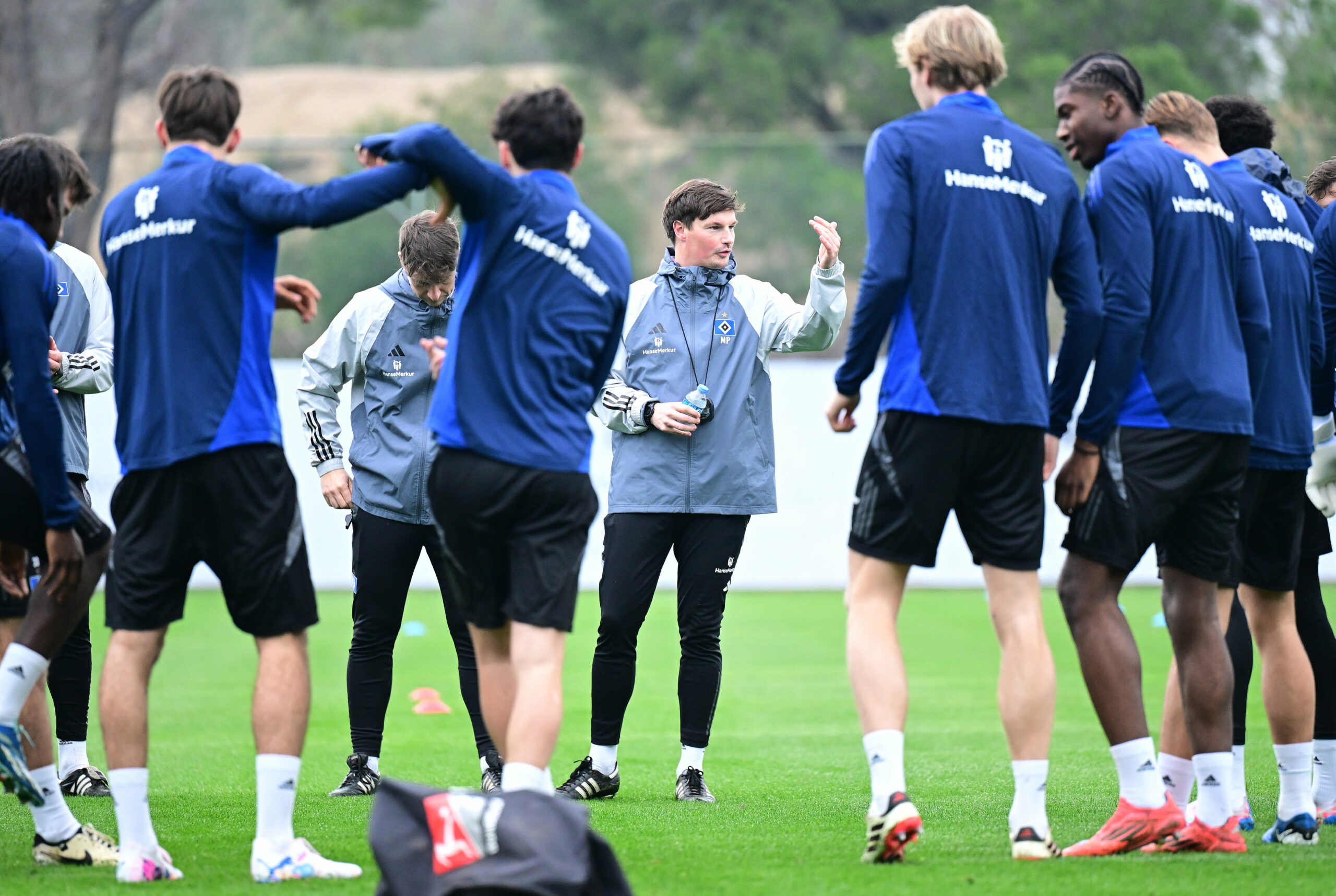 Premiere in Belek: Am Samstag bat HSV-Trainer Merlin Polzin seine Profis erstmals in diesem Jahr auf den Trainingsplatz.