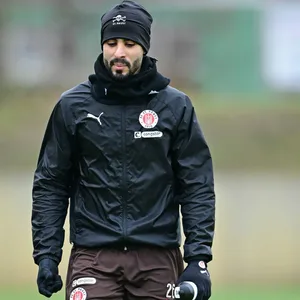Elias Saad beim St. Pauli-Training