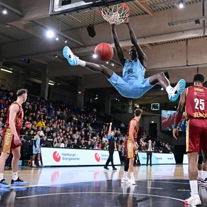 Im Eurocup gegen Valencia gelang Kur Kuath ein spektakulärer Dunk.