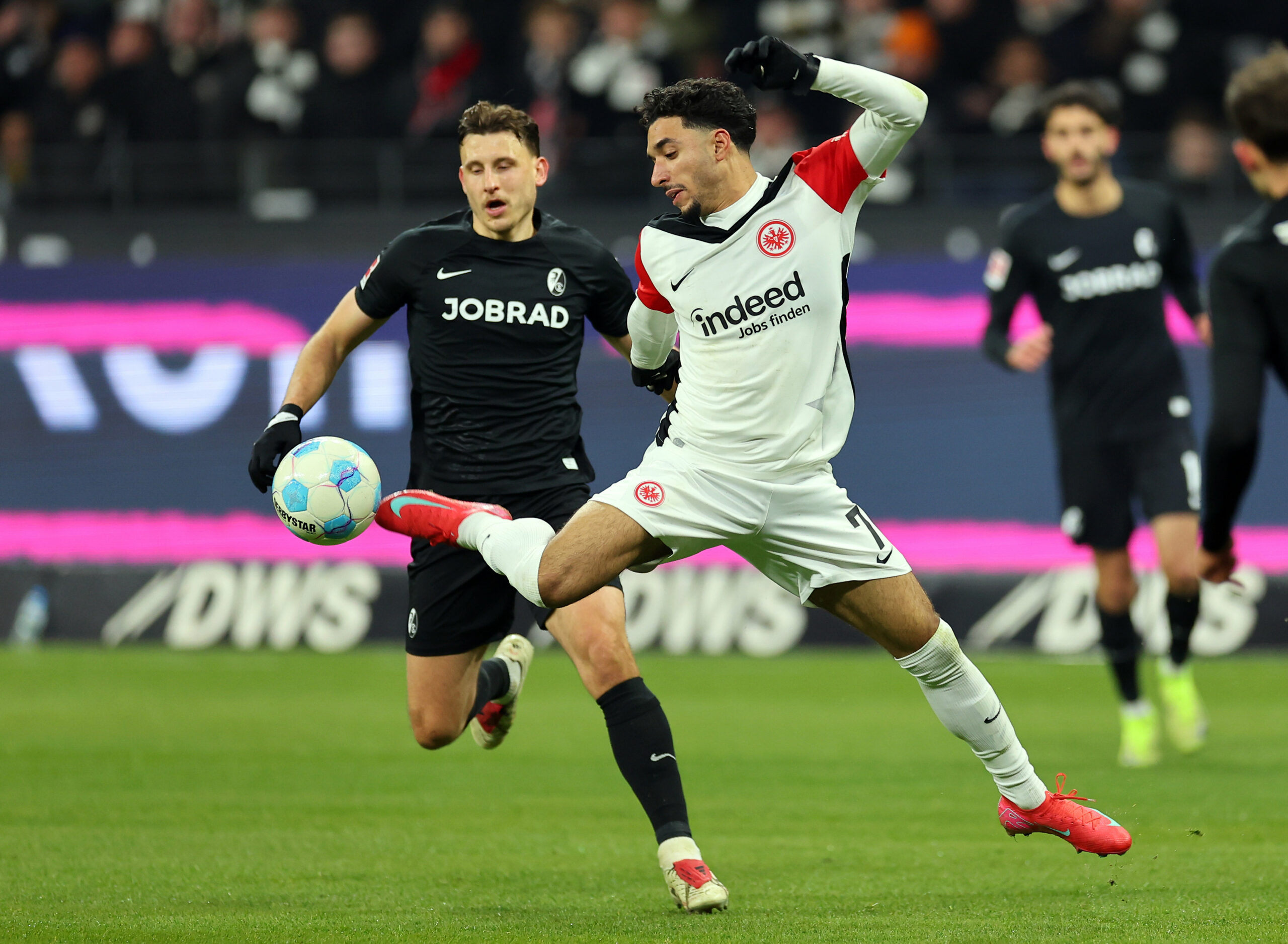 Omar Marmoush zaubert gegen den SC Freiburg