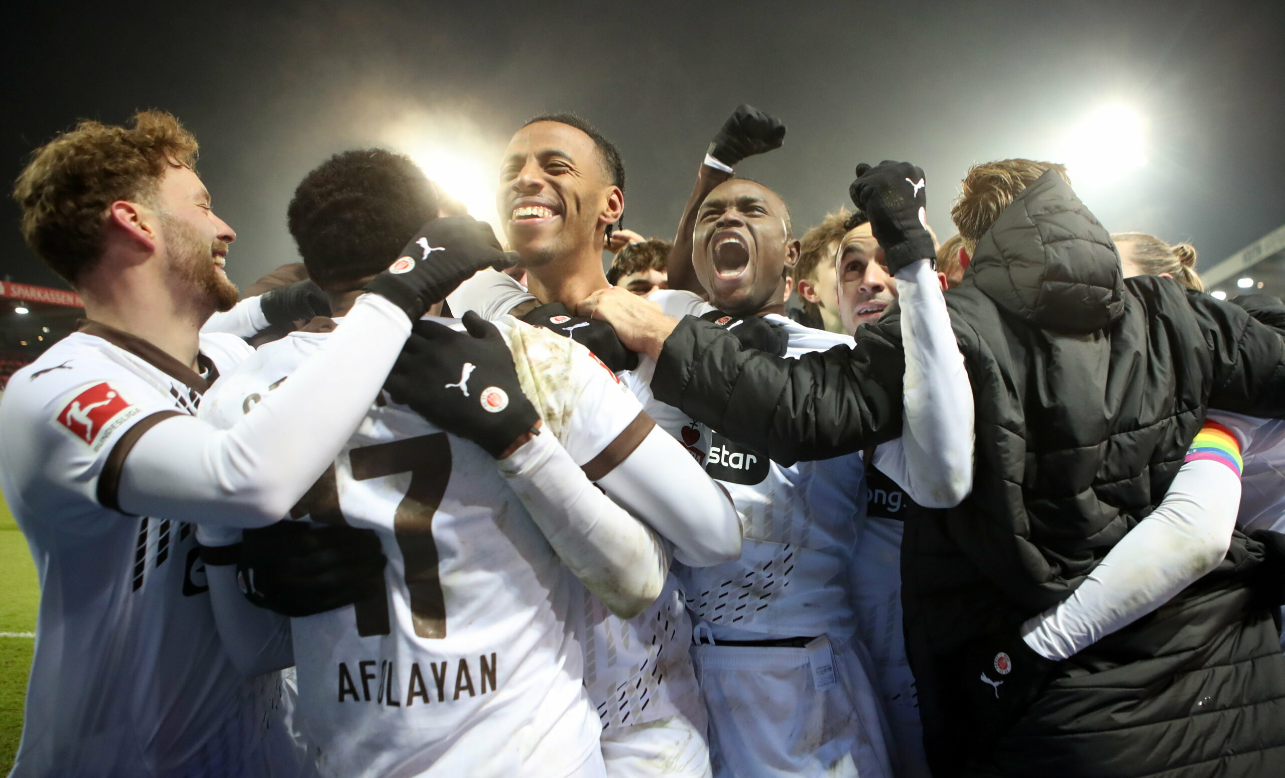 St. Pauli bejubelt das 2:0 in Heidenheim