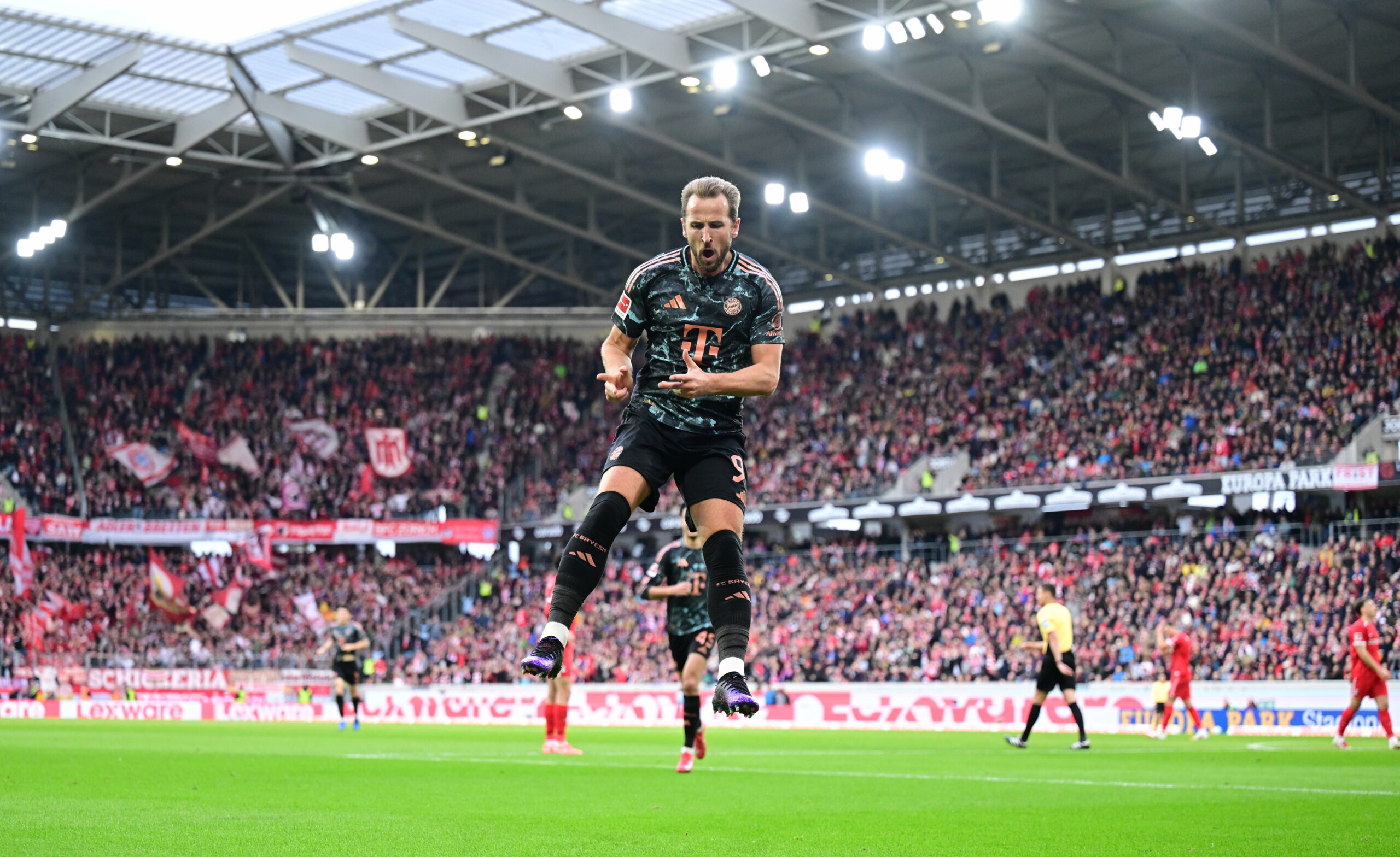 Harry Kane beim Torjubel in Freiburg