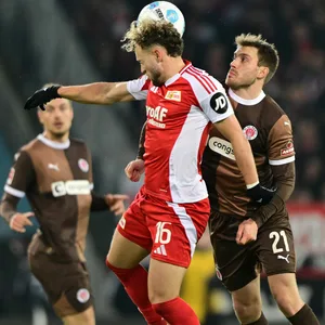 Lars Ritzka im Duell mit Benedict Hollerbach