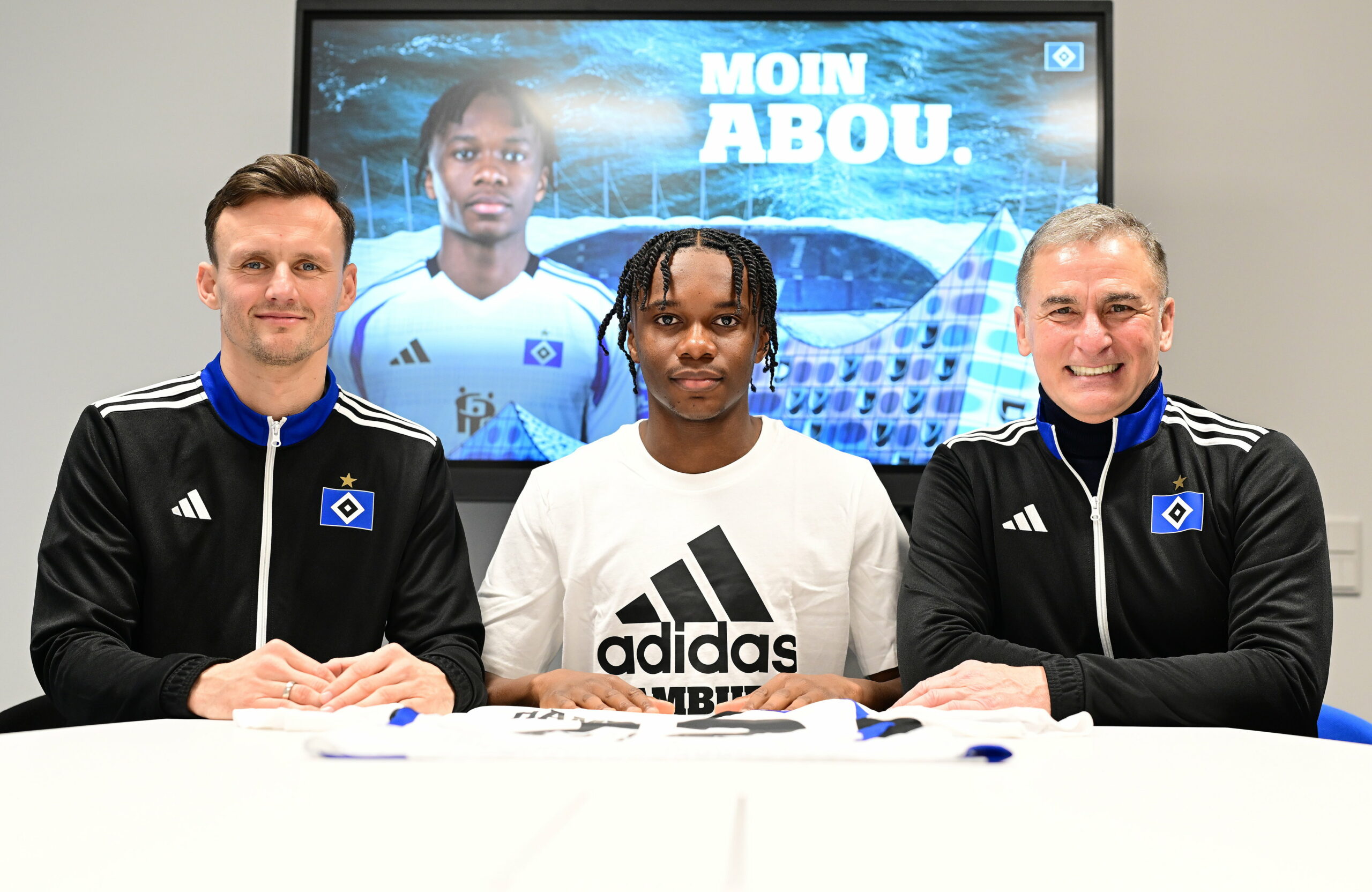 Vorstellung von Aboubaka Soumahoro beim HSV mit Claus Costa und Stefan Kuntz