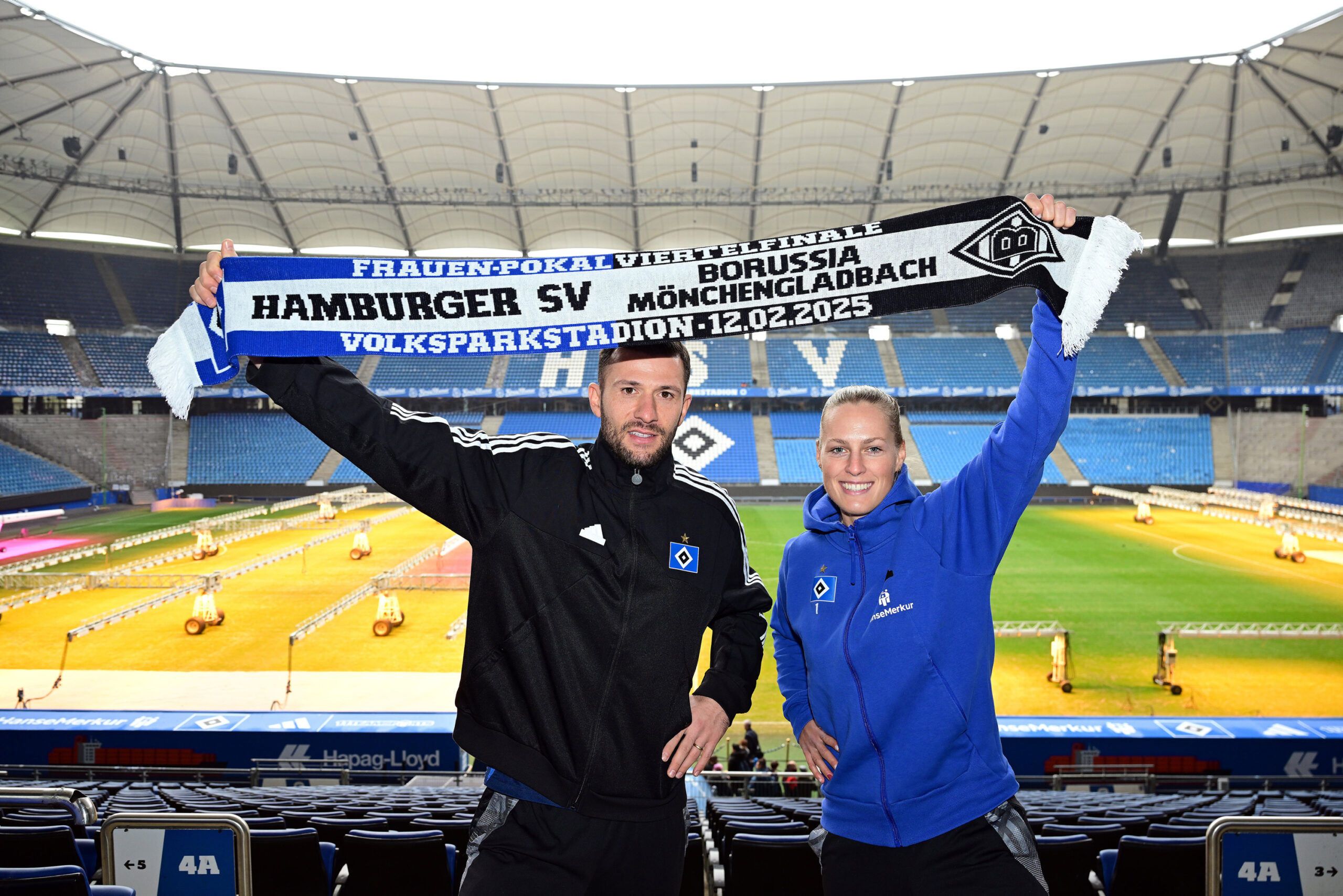 Daniel Heuer Fernandes und Inga Schuldt mit HSV-Schal im Volksparkstadion