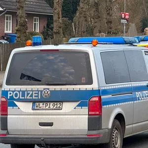 Mit Anschlag gedroht – Polizei stürmt Wohnung in Stelle und nimmt Mann fest