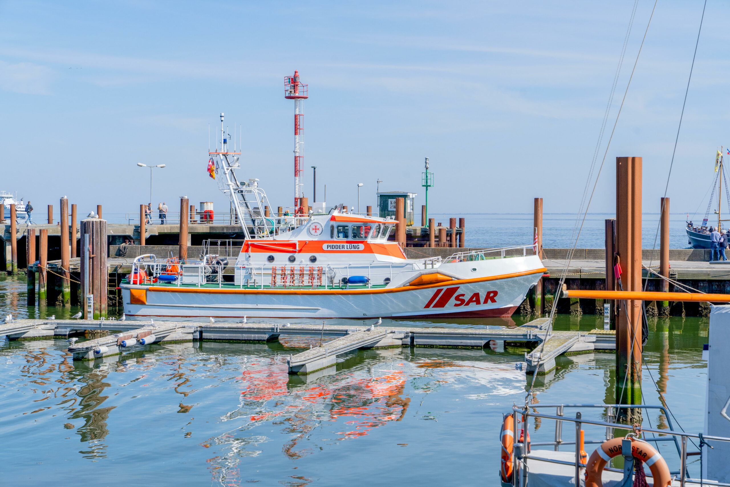 Seenotrettungskreuzer Pidder Lüng im Hafen von List auf Sylt