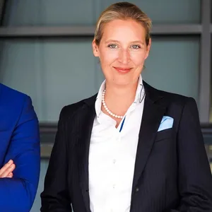 Tino Chrupalla und Alice Weidel: Die AfD wird aus Moskau und von von Trumps Lakaien hofiert. Das hat Gründe.