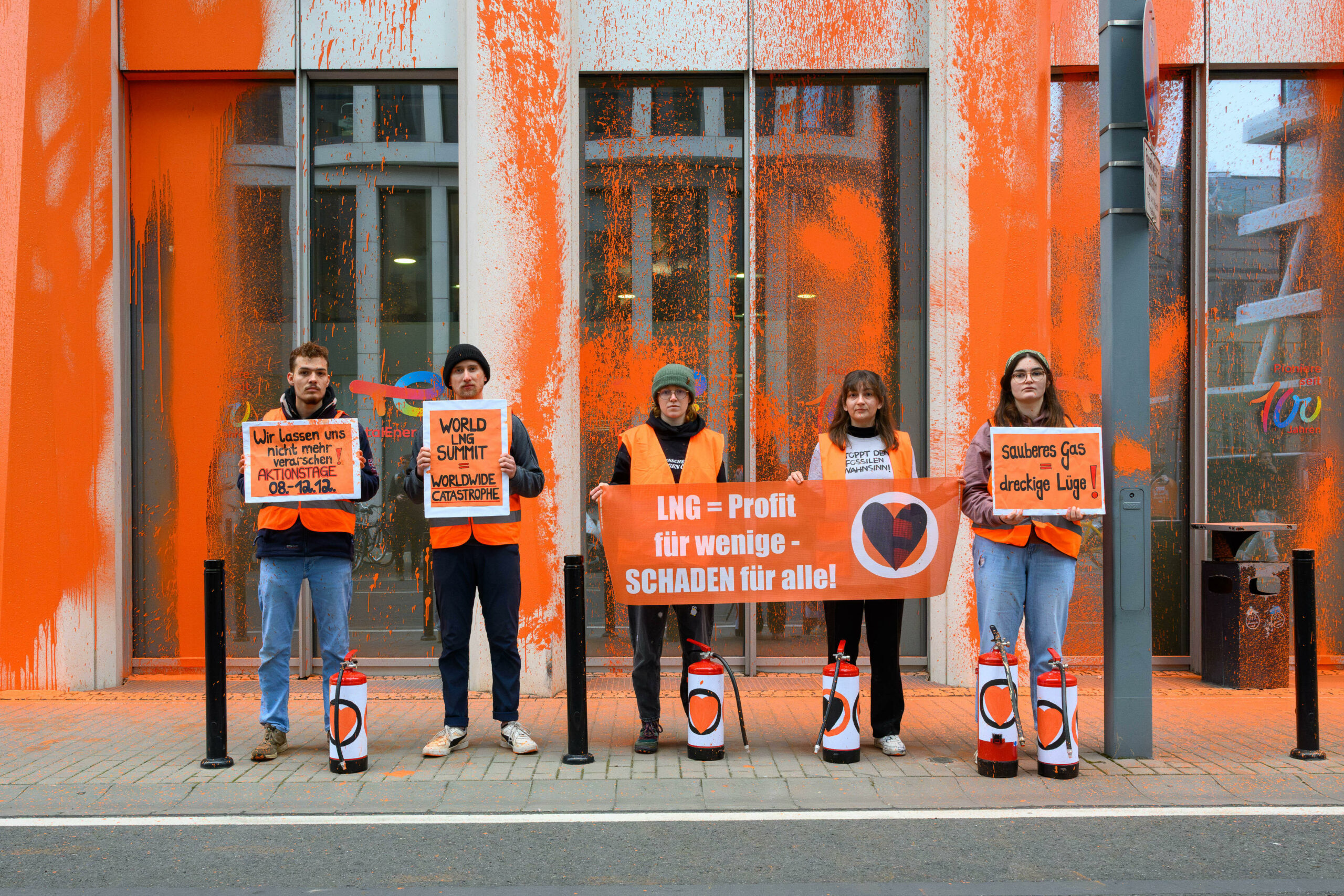 Aktivisten der „Letzten Generation“ bei einer ihrer Stör-Aktionen. Mittlerweile ist es ruhig um die Aktivisten geworden. (Archivbild)