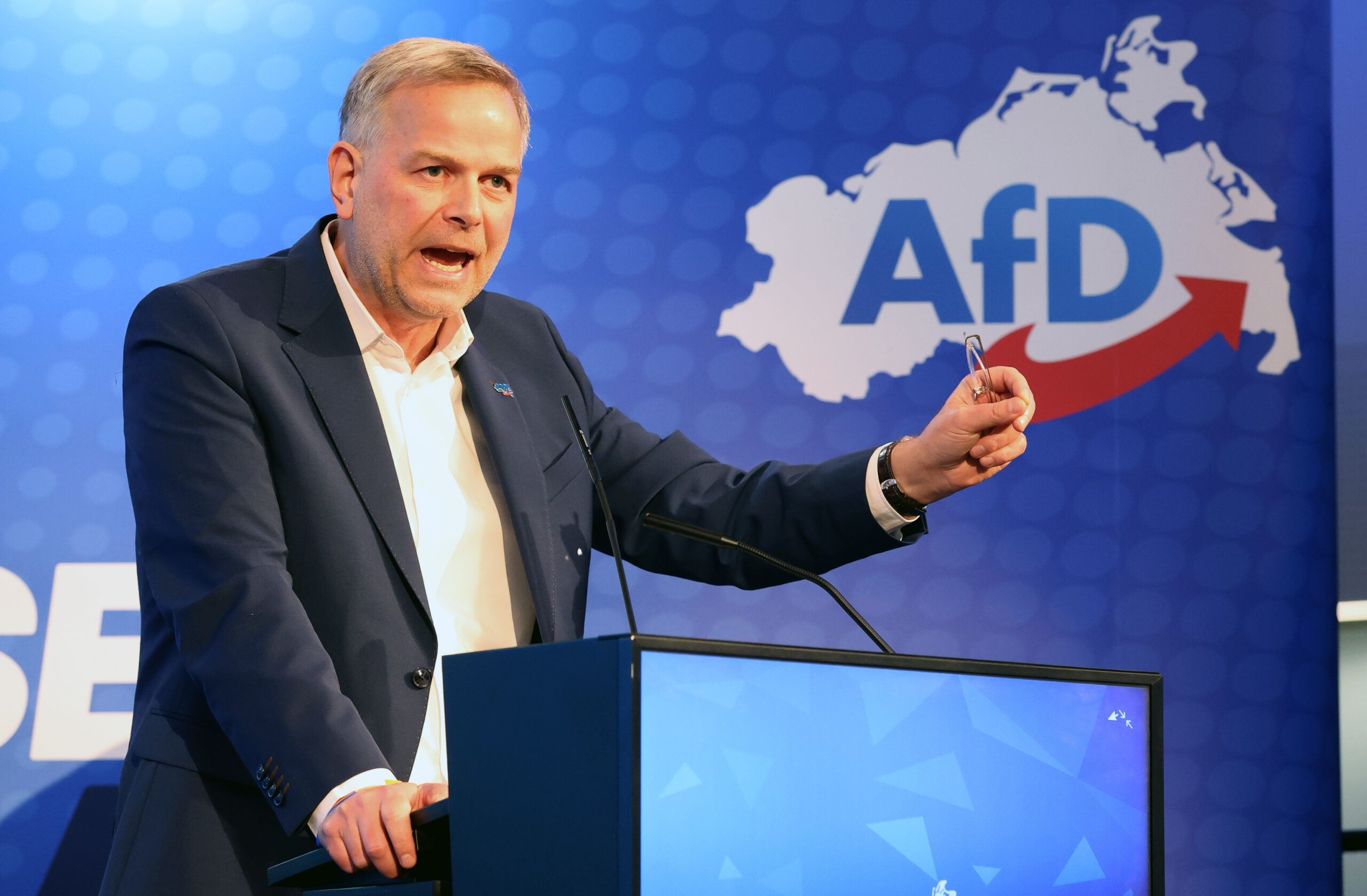 Leif-Erik Holm als Redner bei der Mitgliederversammlung der AfD