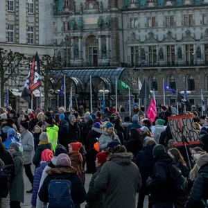 Demo vor dem Rathaus