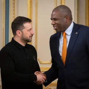 Der britische Außenminister David Lammy (r.) und der ukrainische Präsident Wolodymyr Selenskyj