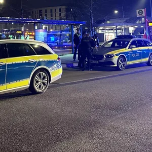 Die Polizei war in Neugraben mit zahlreichen Beamten im Einsatz.