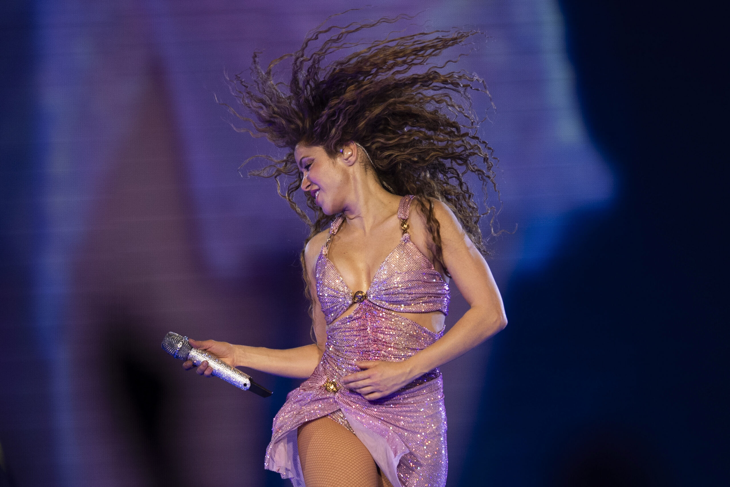 Shakira ist mir ihrem neuen Album auf Tour – doch ein Konzert in Lima fiel aus, weil die Sängerin in die Notaufnahme musste.