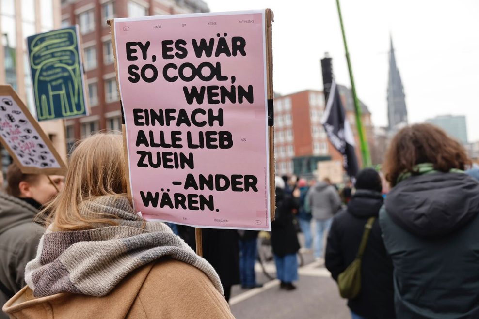 „Ich bin heute hier für ein Mehr an Miteinander“, sagt Studentin Malim.