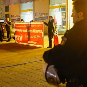 Die Kundgebung fand am Mittwochabend in der Schloßstraße statt.