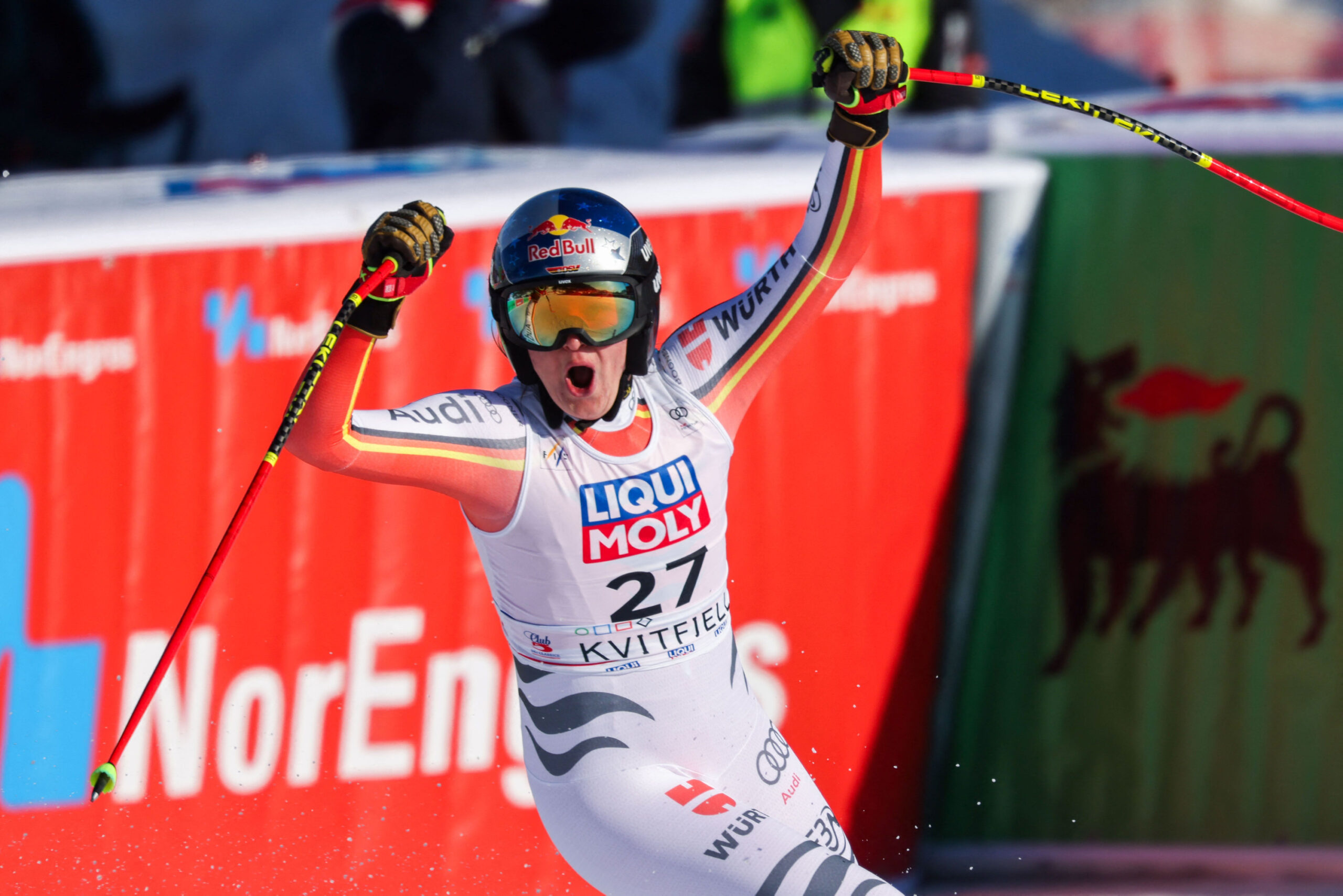 Emma Aicher jubelt über Platz zwei in der Abfahrt von Kvitfjell.