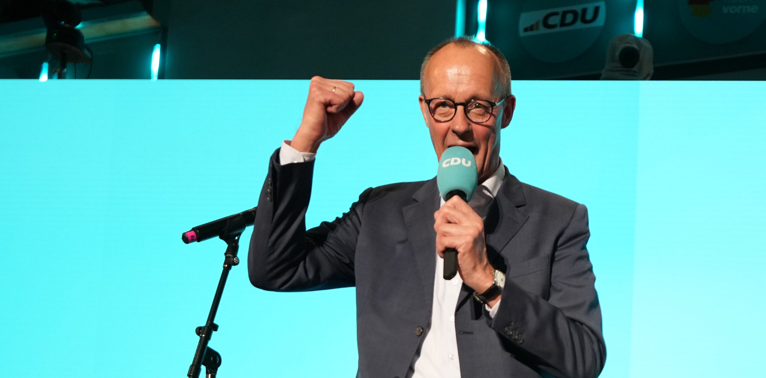 Friedrich Merz (CDU), Parteivorsitzender und Kanzlerkandidat, auf der Wahlparty im Konrad-Adenauer-Haus in Berlin.