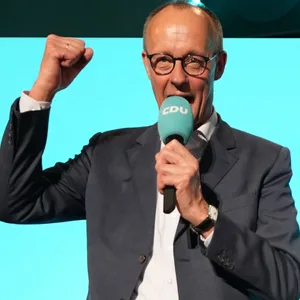 Friedrich Merz (CDU), Parteivorsitzender und Kanzlerkandidat, auf der Wahlparty im Konrad-Adenauer-Haus in Berlin.