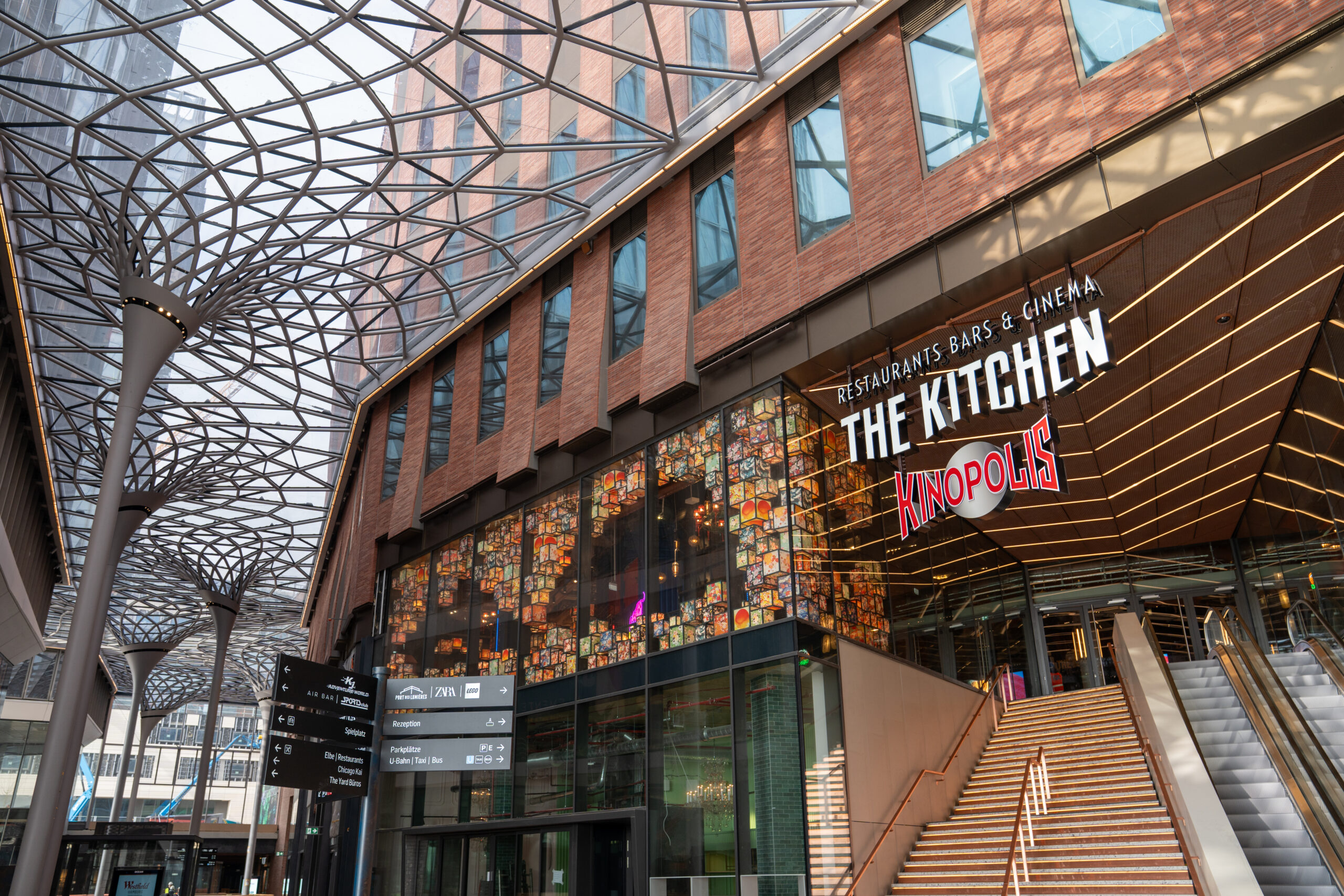 Im neuen Einkaufscenter gibt es verschiedene Restaurants und ein Kino gleich unter einem Dach.