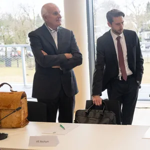 Anwalt Prof. Christoph Schickhardt VfL Bochum, Jonas Schlevogt Direktor Recht, VfL Bochum, Geschäftsführer Ilja Kaenzig VfL Bochum