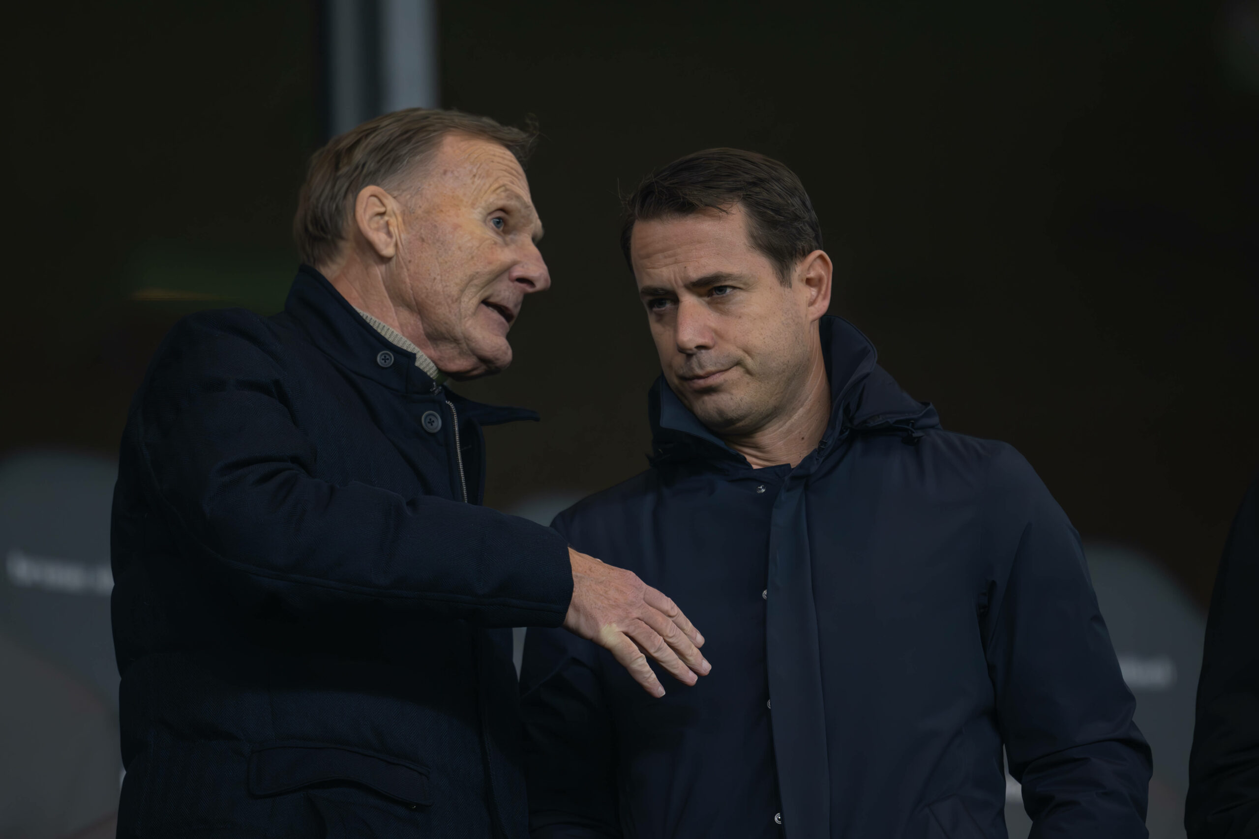 Hans-Joachim Watzke redet mit Lars Ricken