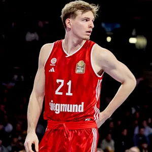 Justus Hollatz im Trikot vom FC Bayern München