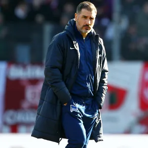 Cristian Fiel (Trainer Hertha BSC) guckt enttäuscht