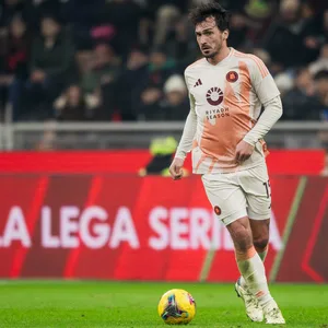 Romas Mats Hummels am Ball im Spiel gegen AC Milan