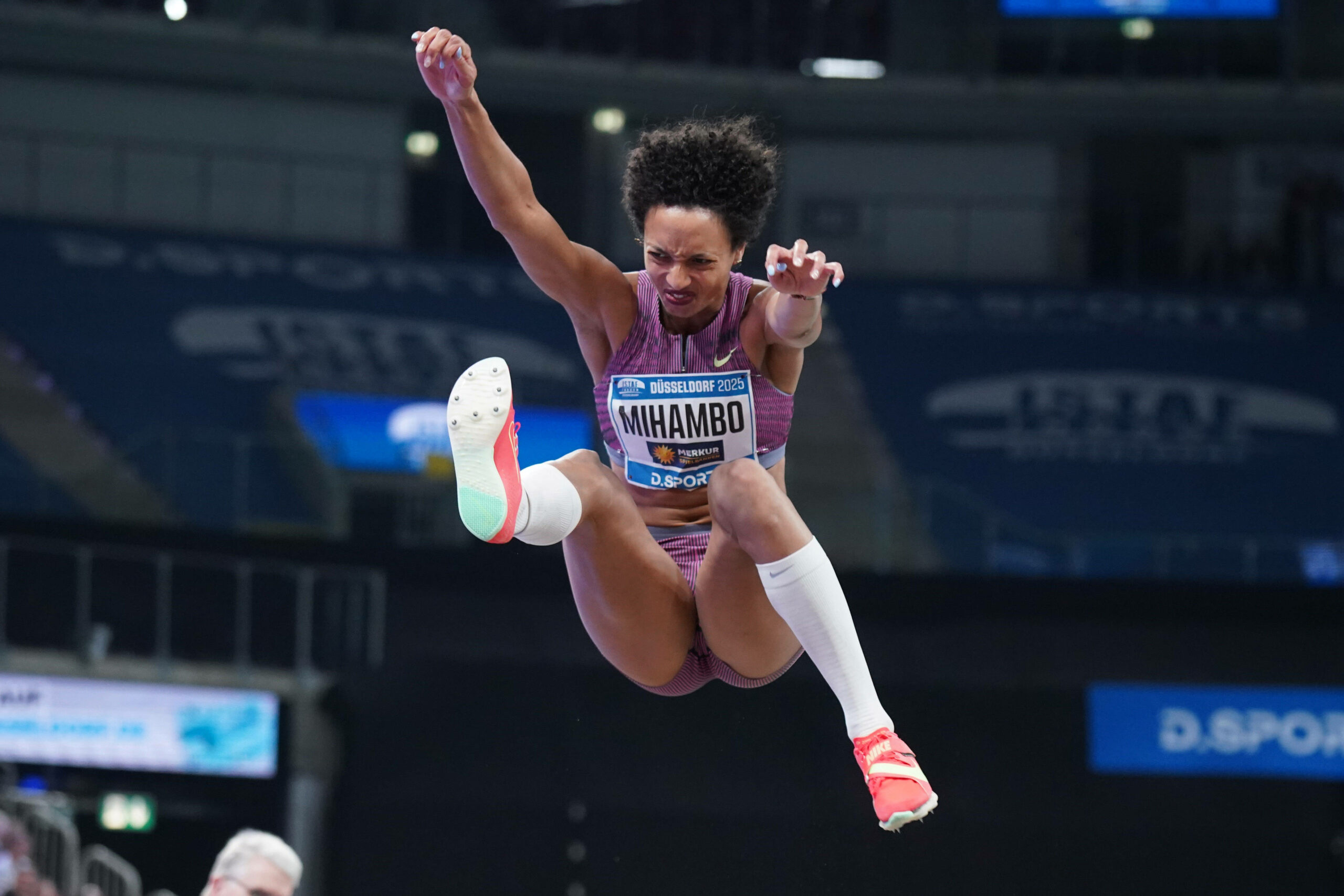 Malaika Mihambo bei ihrem ersten Sprung aus der neuen „Take Off Zone“