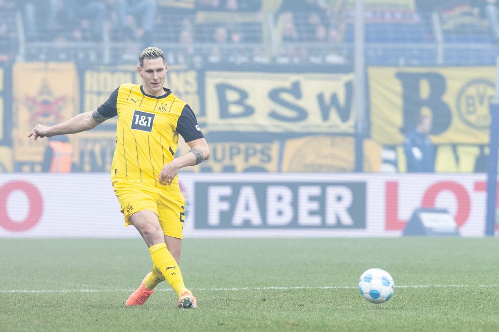 BVB-Verteidiger Niklas Süle spielt einen Fehlpass