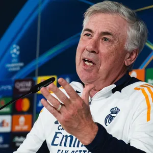Carlo Ancelotti bei einer Pressekonferenz der Champions League