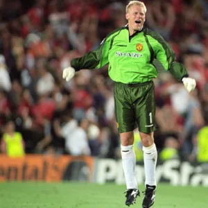 Peter Schmeichel gewinnt mit Manchester United 1999 im Finale gegen Bayern München die Champions League