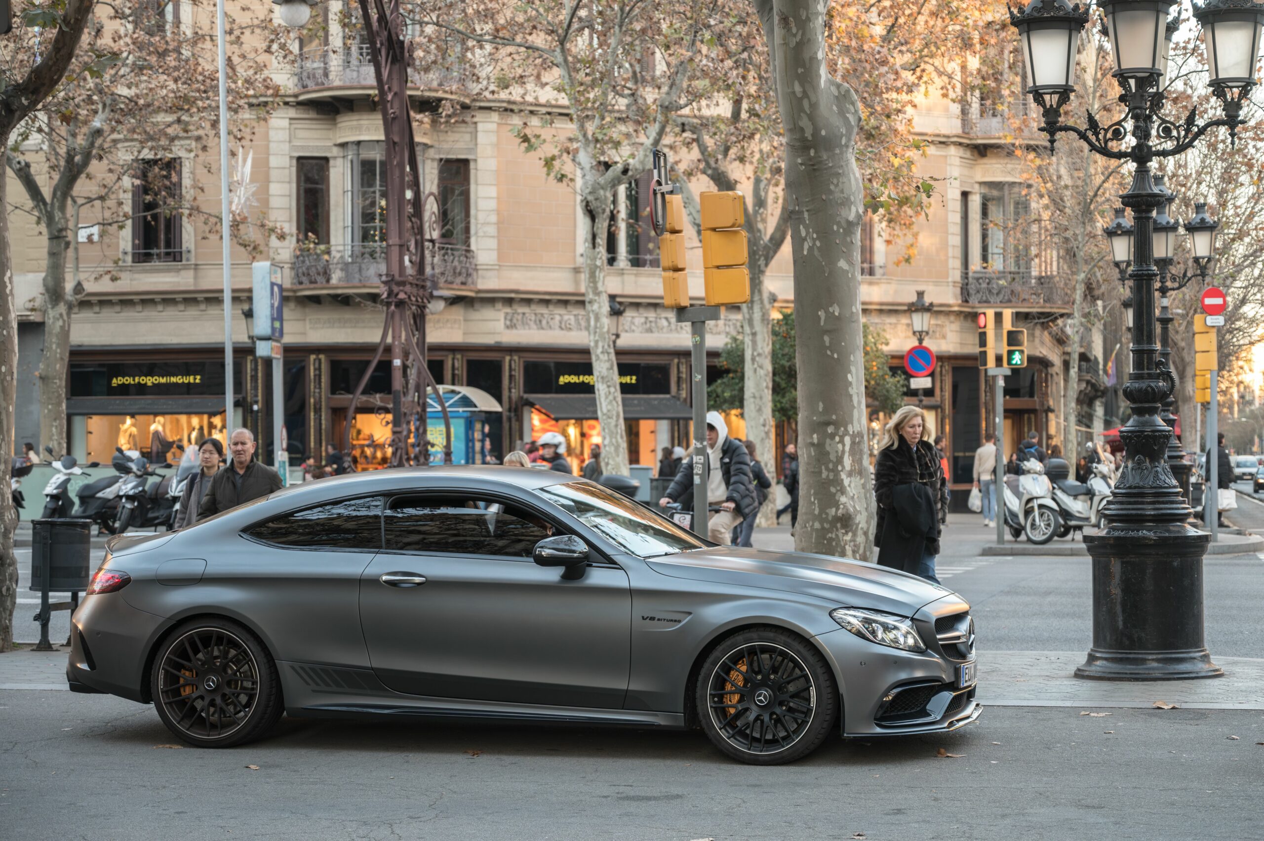 Geschoss auf Rädern: Ein AMG-Mercedes vom Typ C63. Die S-Version mit mehr als 500 PS war in Heide in ein illegales Autorennen verwickelt (Symbolbild).