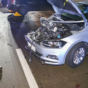 Mehrere Fahrzeuge wurden am Dienstagabend in einen Unfall auf der A7 verwickelt.