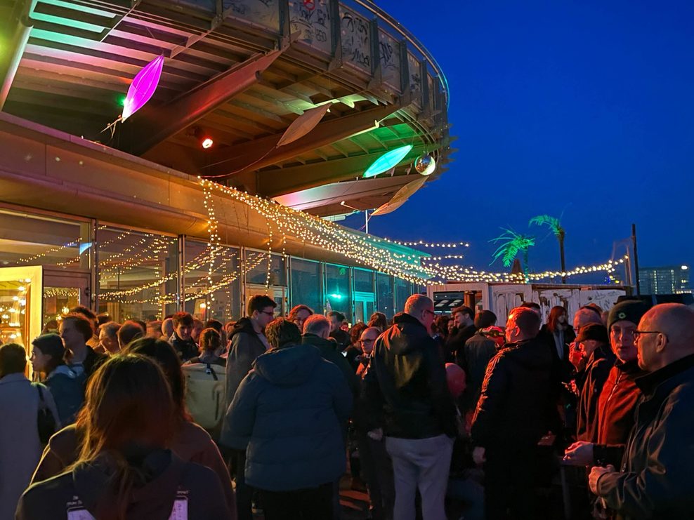 Die Grünen-Wahlparty auf dem Dach des Jupiter an der Mönckebergstraße.