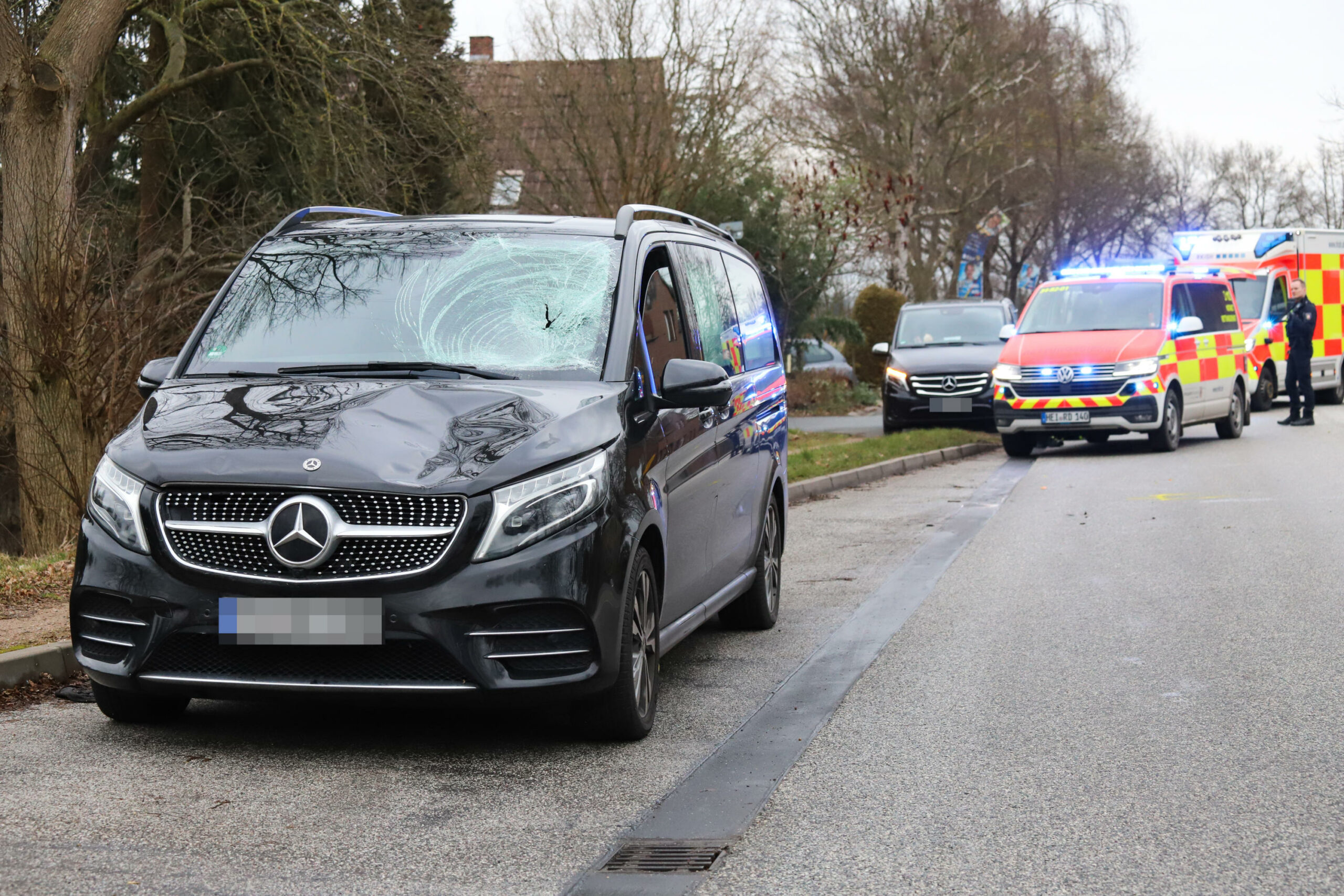 Ein Leichenwagen erfasste einen 16-Jährigen Fahrradfahrer