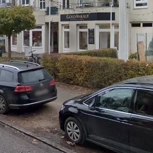 Zwei Männer haben diesen Juwelier in der Oberstraße in Harvestehude überfallen (Archivbild)