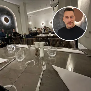 „Kalliopea“-Chef Manolis Panajiotis Brandstäter (44) hat nach dem Umbau wieder geöffnet – und neue Speisen mit auf die Karte genommen.