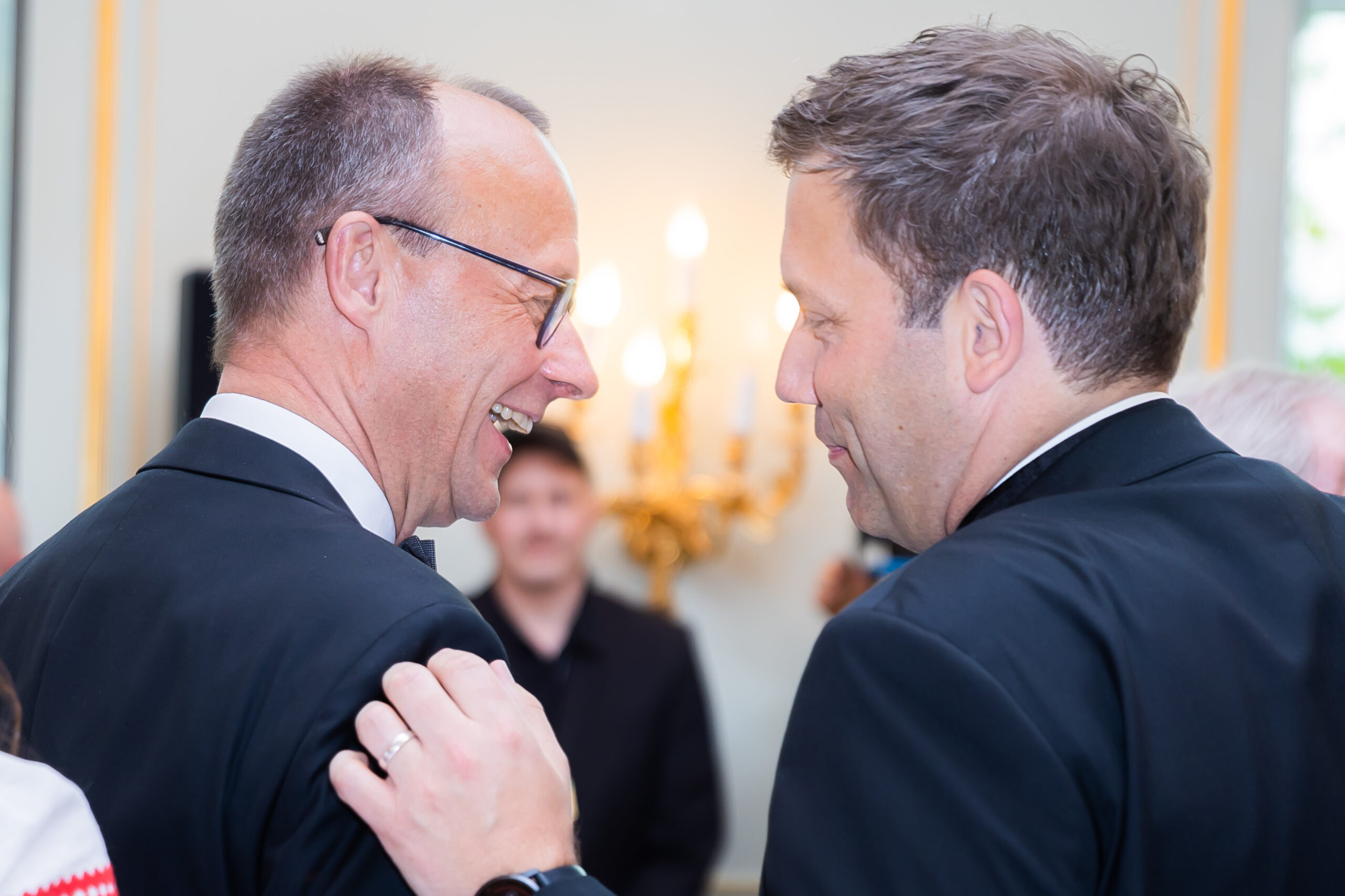 Friedrich Merz (CDU,l.) und SPD-Chef Lars Klingbeil könnten die „starken Männer“ einer Großen Koalition werden.