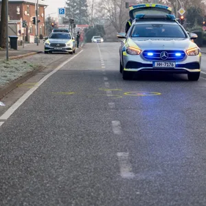 Auf dem Tatenberger Weg in Hamburg-Moorfleet wurde der Bewusstlose aufgefunden.