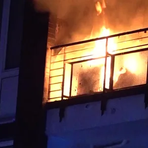Polizei wird zu Ruehstörung in Rothenburgsort gerufen – plötzlich lodern Flamen